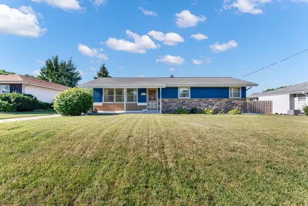 $299,900 | 5704 Bradford Avenue, Caledonia, WI 53406