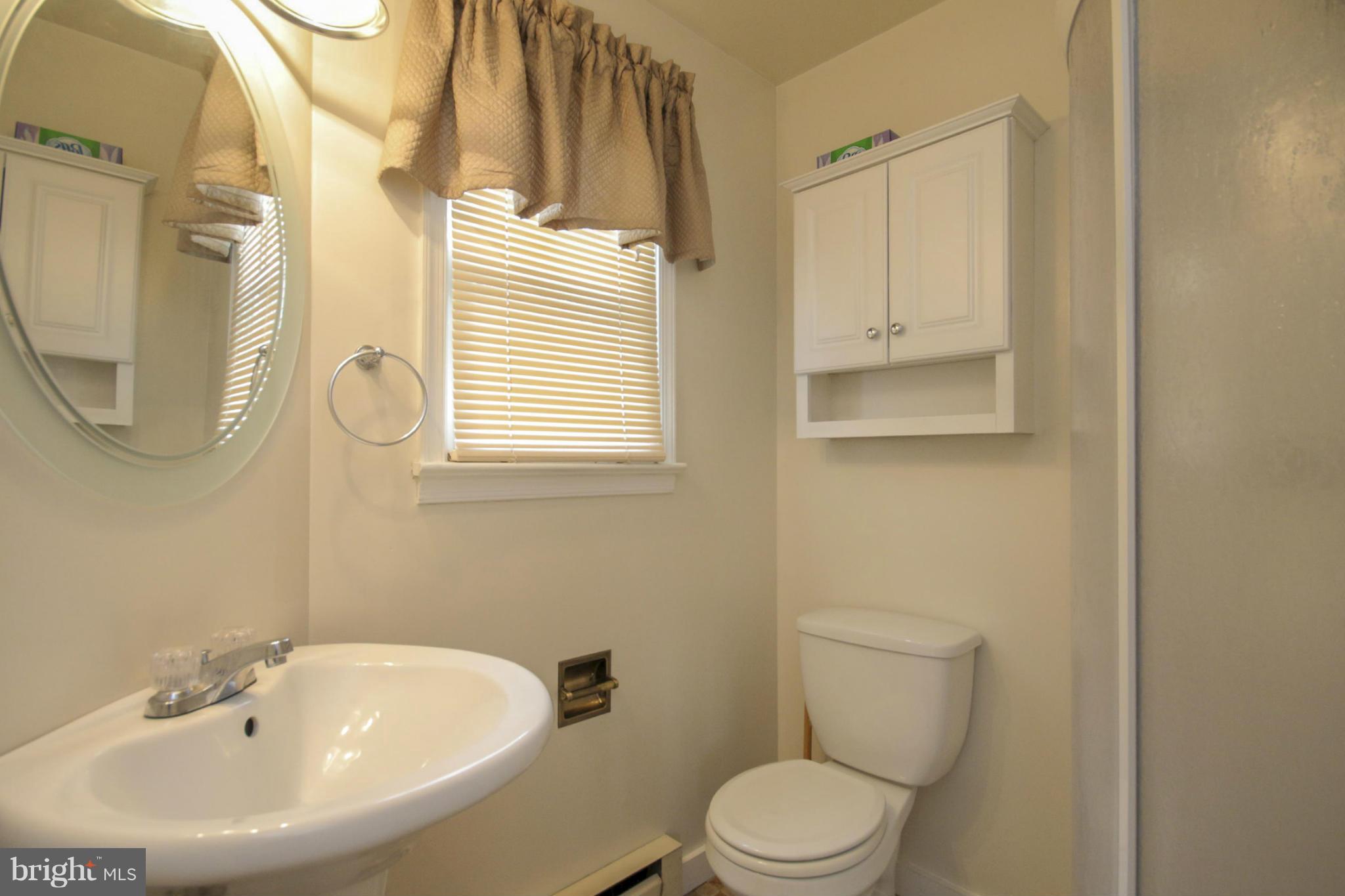 16127 Ridge Road King George, VA 22485 - Photo 8 of 29 Bath