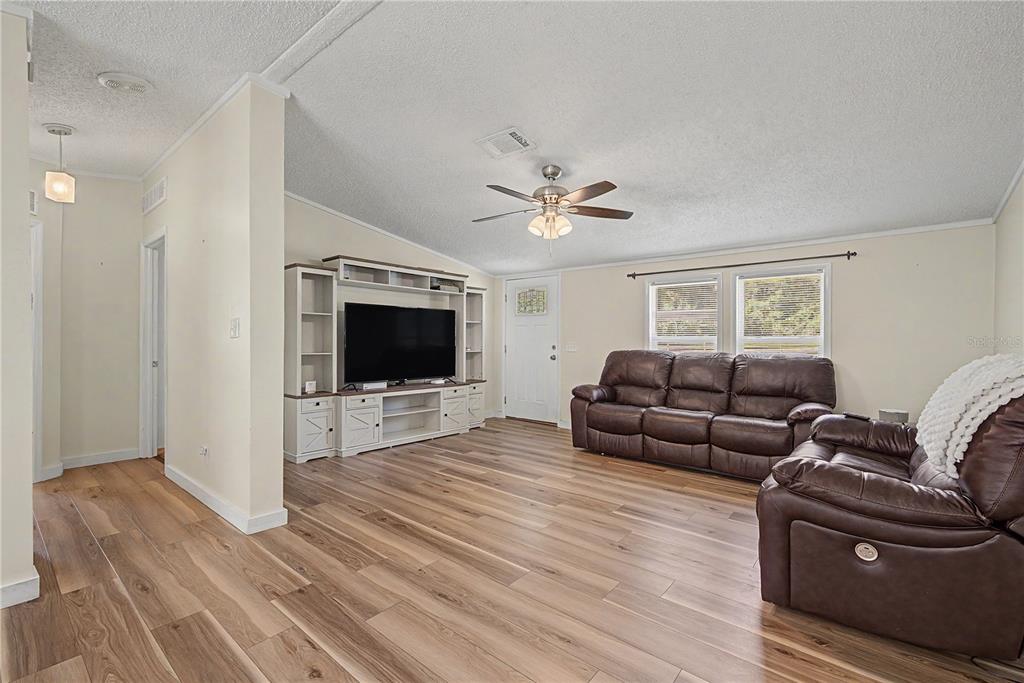 3935 Ewell Road Lakeland, FL 33811 - Photo 13 of 36