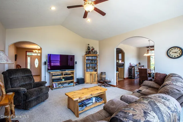 $877,000 | 1524 Sunrise Road, Bonners Ferry, ID 83805