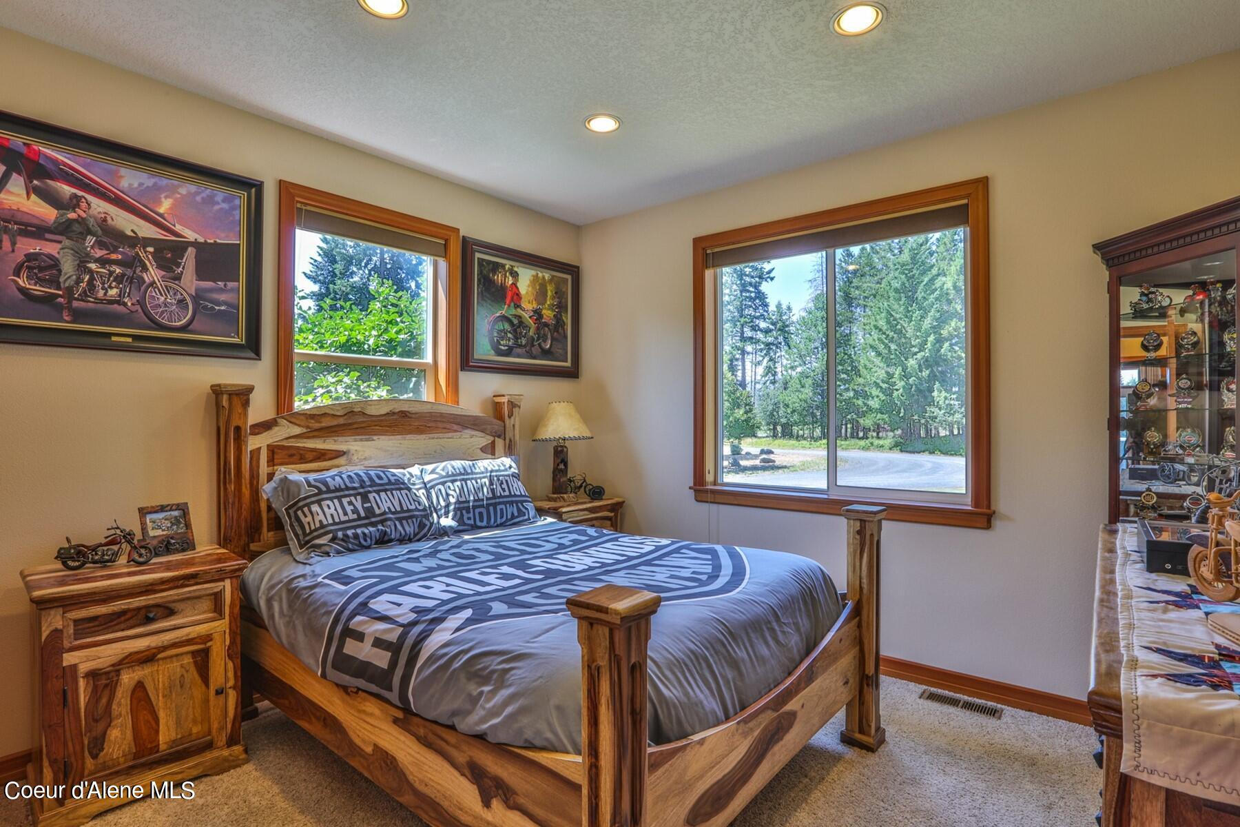 1524 Sunrise Road Bonners Ferry, ID 83805 - Photo 27 of 49 Guest bedroom