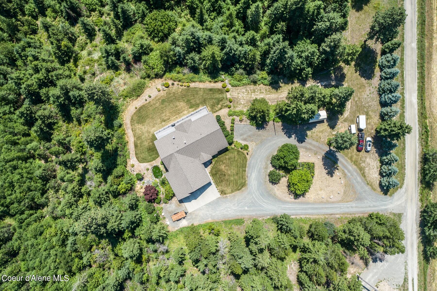 1524 Sunrise Road Bonners Ferry, ID 83805 - Photo 8 of 49 Circular driveway