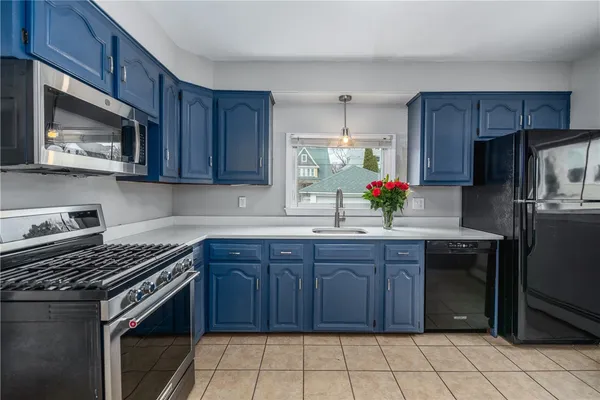 $3,500 | 41 Berwick Lane, Cranston, RI 02905