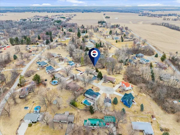 $299,900 | 228 Hart Drive, Geneseo, IL 61254