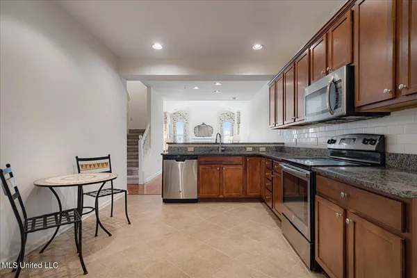 $285,000 | 8817 Parkview Oaks Circle, Olive Branch, MS 38654