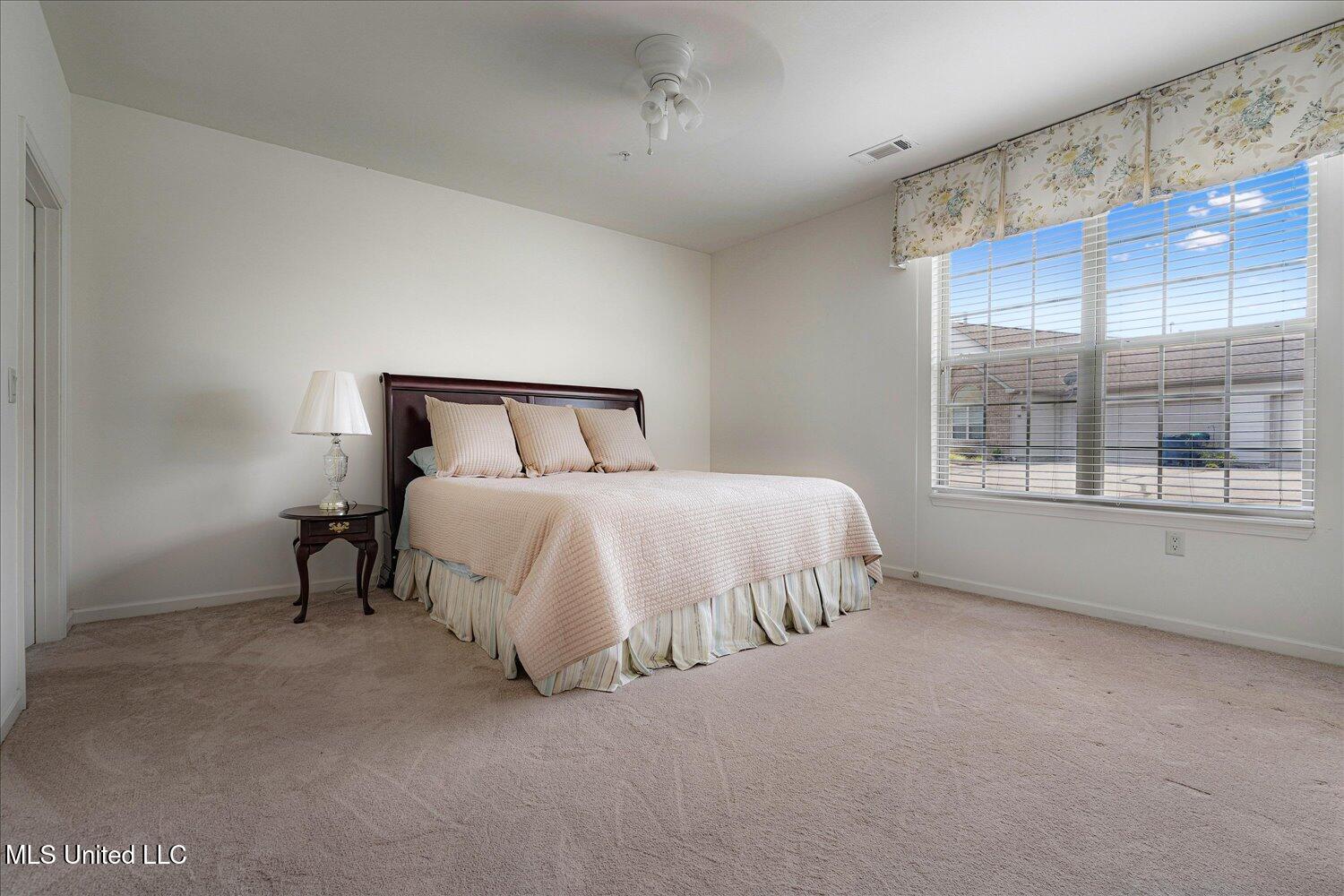 8817 Parkview Oaks Circle Olive Branch, MS 38654 - Photo 15 of 27 16-16-2426272mi-8817 Parkview Oaks Cir