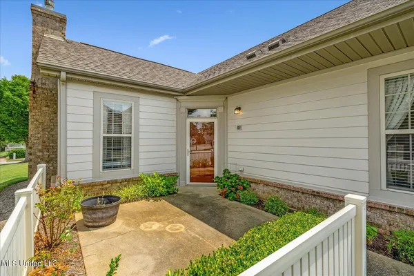 $285,000 | 8817 Parkview Oaks Circle, Olive Branch, MS 38654