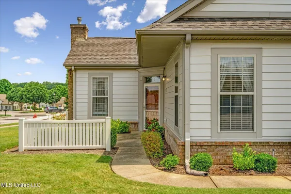 $285,000 | 8817 Parkview Oaks Circle, Olive Branch, MS 38654