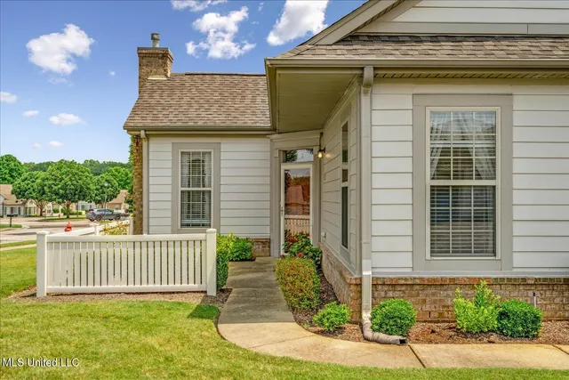 $290,000 | 8817 Parkview Oaks Circle, Olive Branch, MS 38654