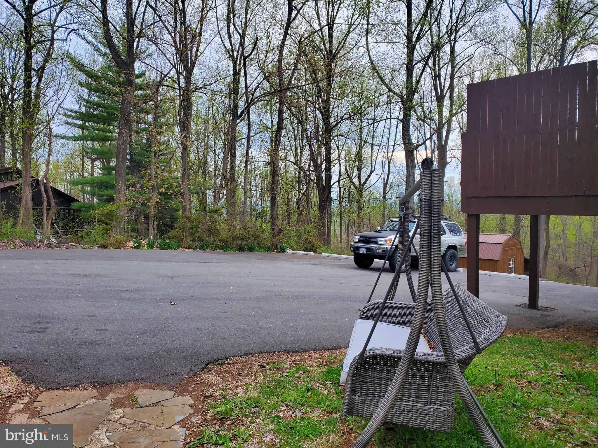 21931 Blue Ridge Mountain Road Paris, VA 20130 - Photo 44 of 61 SPACIOUS DRIVEWAY