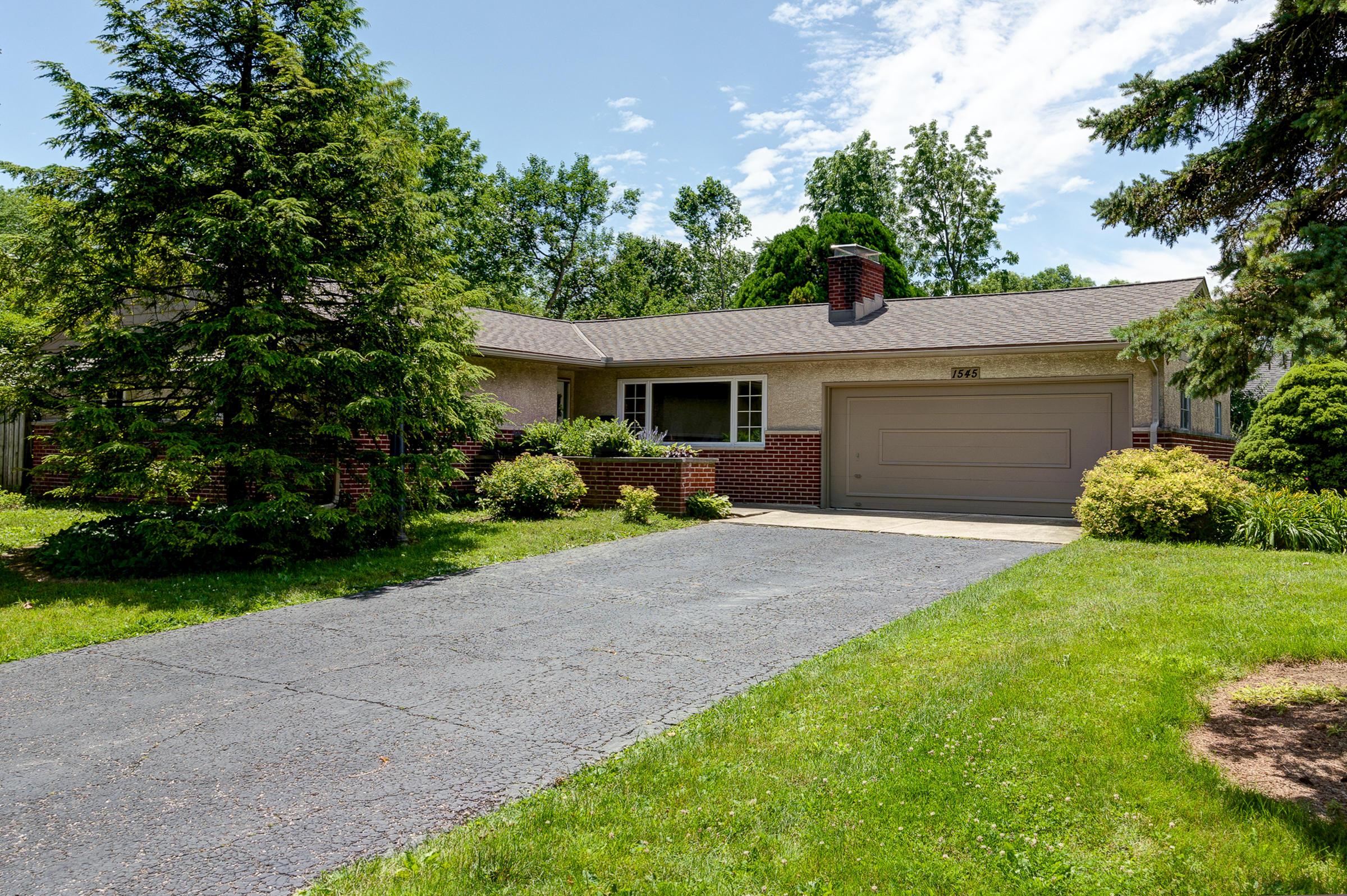 1545 Ridgeview Road Columbus, OH 43221 - Photo 1 of 33