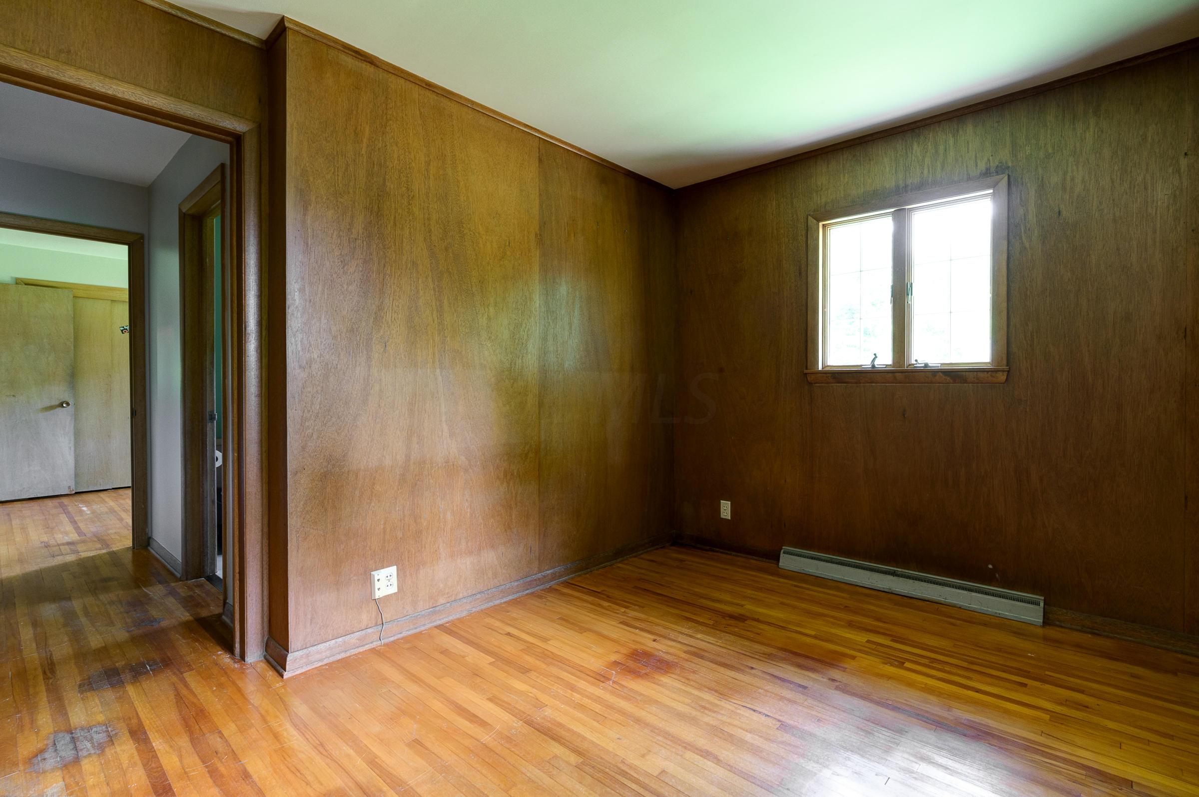 1545 Ridgeview Road Columbus, OH 43221 - Photo 12 of 33