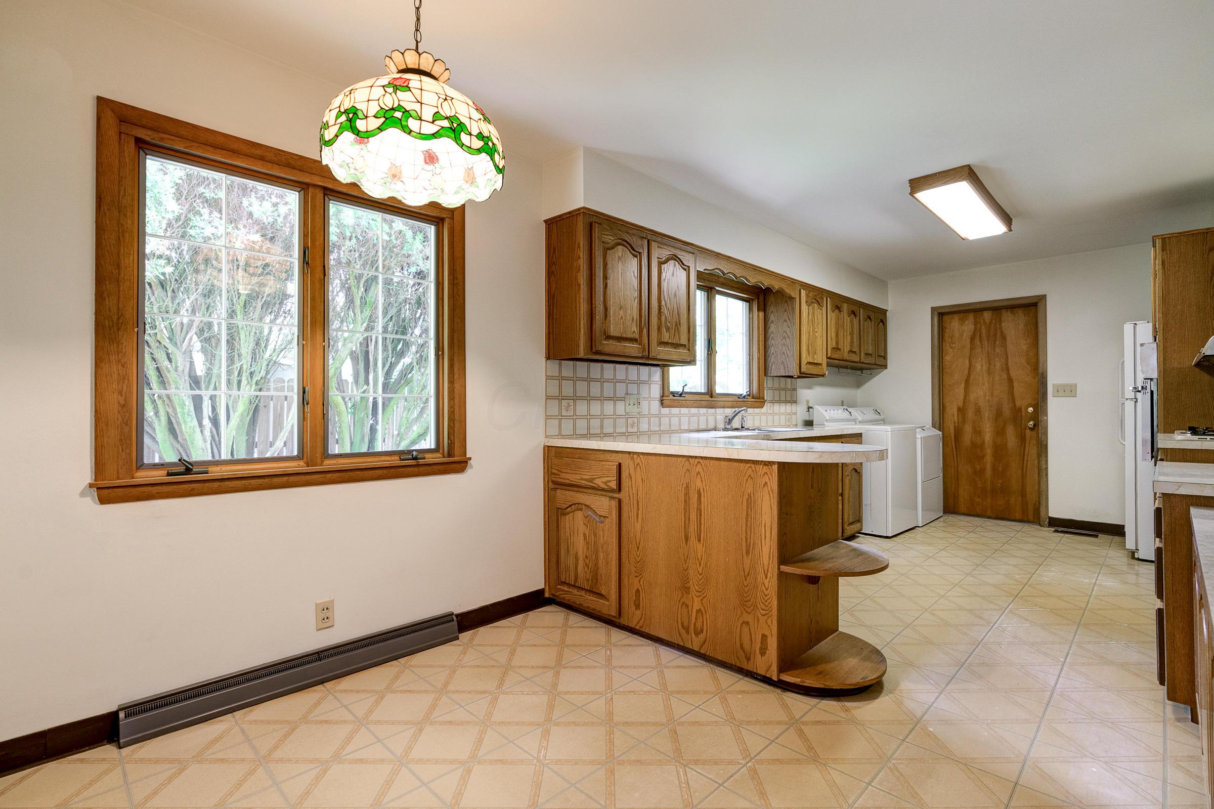 1545 Ridgeview Road Columbus, OH 43221 - Photo 7 of 33