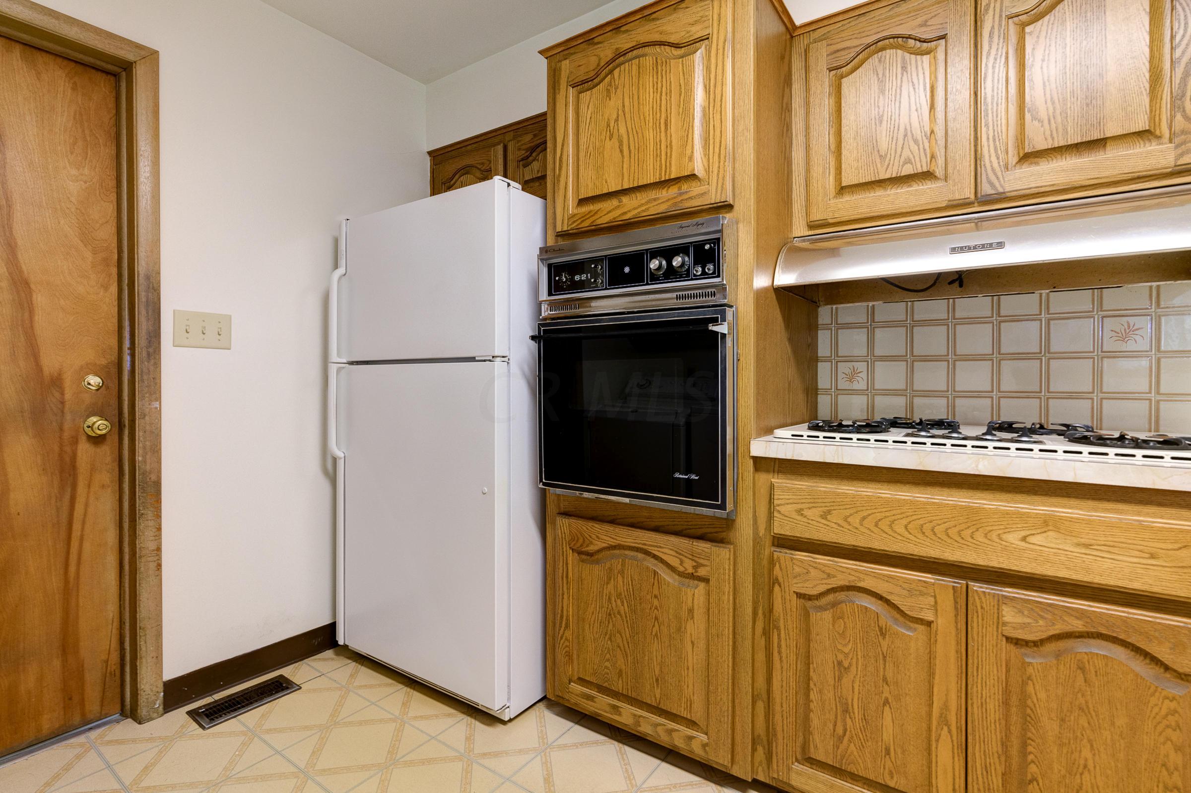 1545 Ridgeview Road Columbus, OH 43221 - Photo 10 of 33