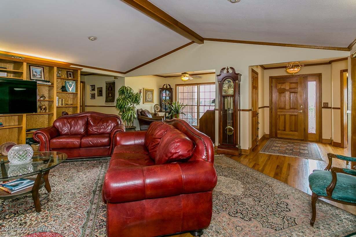 1401 Rimsite Drive Amarillo, TX 79118 - Photo 14 of 43 Living Room
