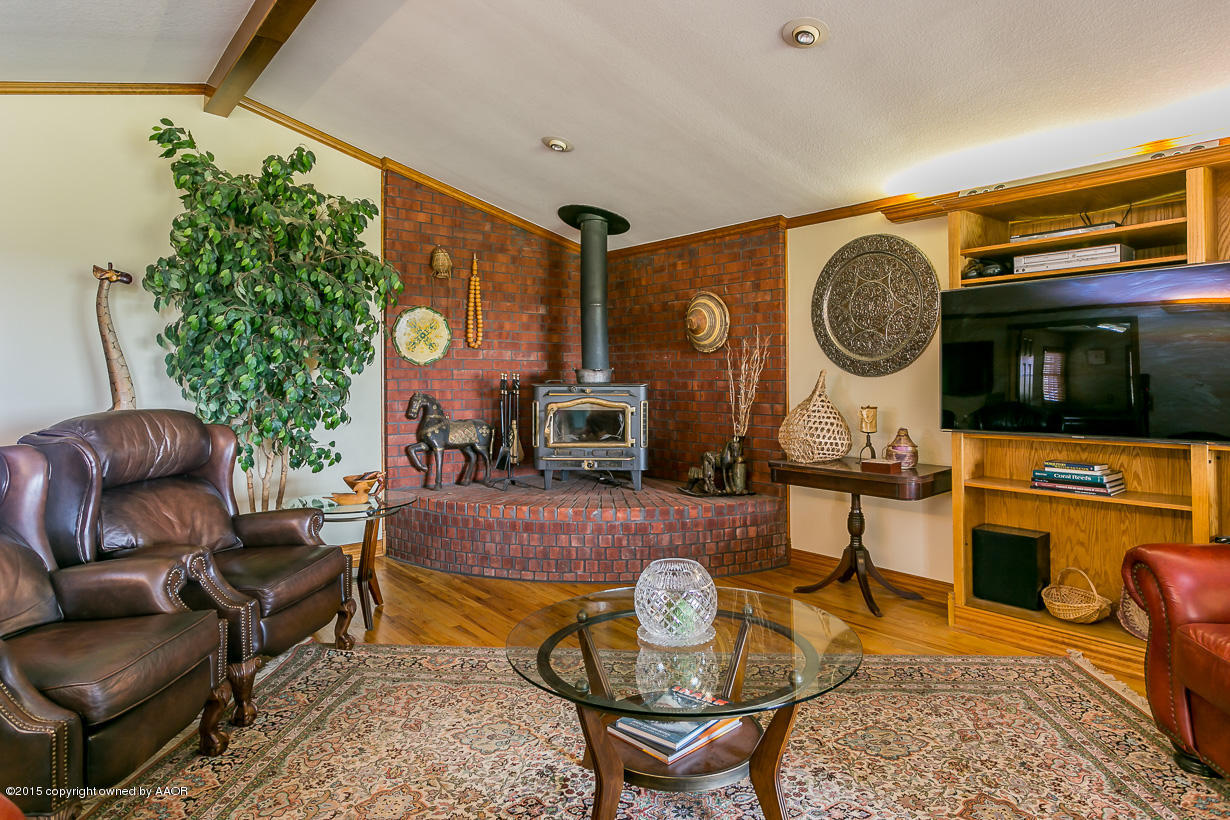 1401 Rimsite Drive Amarillo, TX 79118 - Photo 16 of 43 Living Room