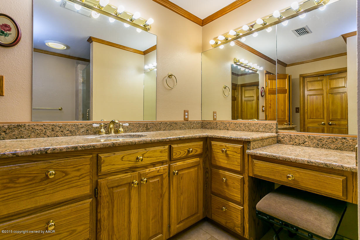 1401 Rimsite Drive Amarillo, TX 79118 - Photo 27 of 43 Master Bath