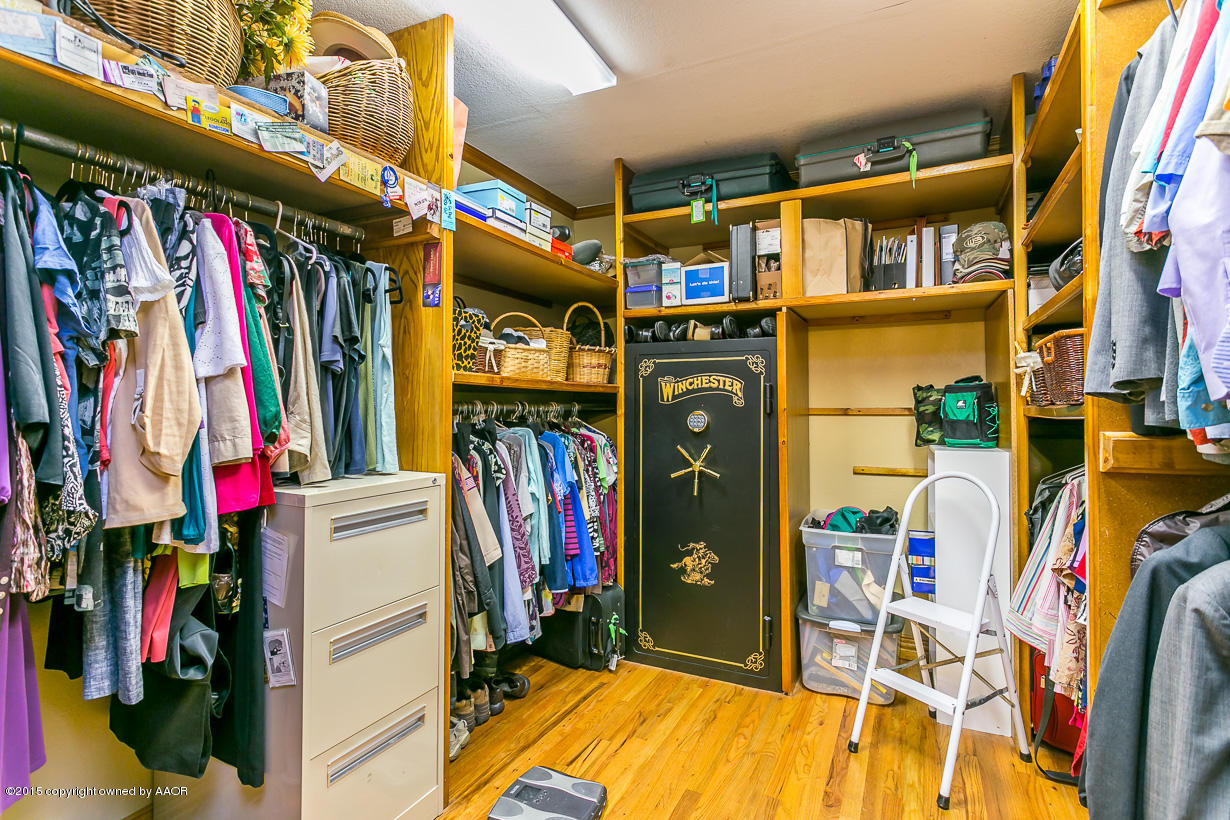 1401 Rimsite Drive Amarillo, TX 79118 - Photo 29 of 43 Master Closet