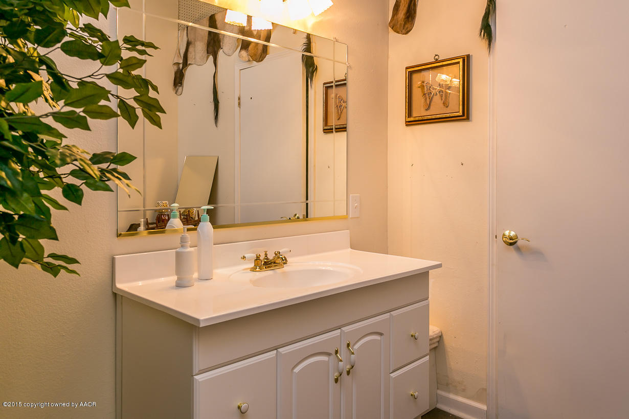 1401 Rimsite Drive Amarillo, TX 79118 - Photo 42 of 43 Bathroom4 w/Shower Man-Cave
