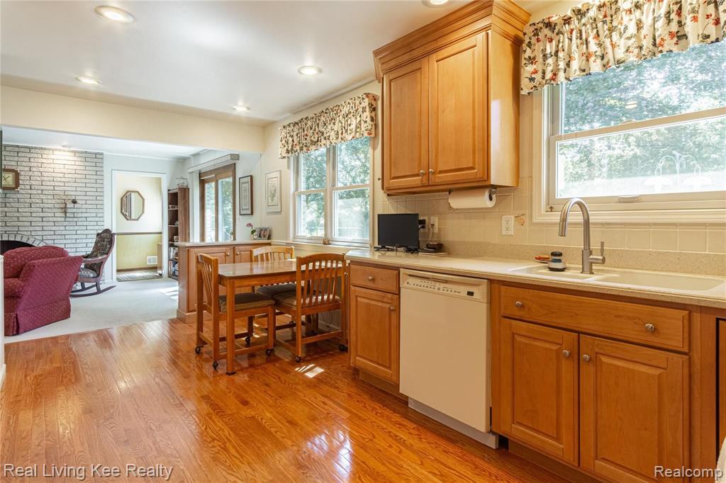2155 Wayward Drive Rochester Hills, MI 48309 - Photo 12 of 38