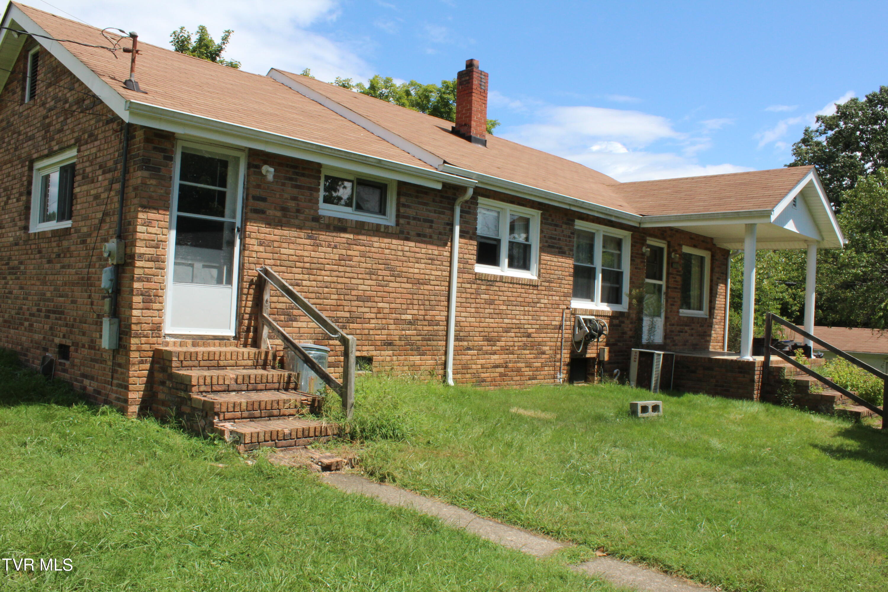 5909 Roseberry Road Kingsport, TN 37660 - Photo 1 of 21 IMG_6505