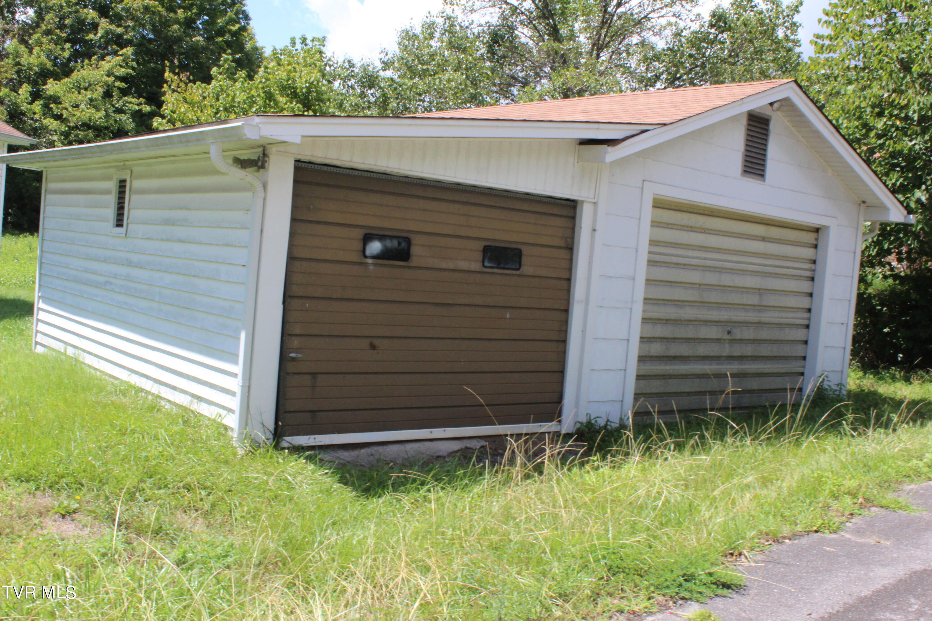 5909 Roseberry Road Kingsport, TN 37660 - Photo 7 of 21 IMG_6503