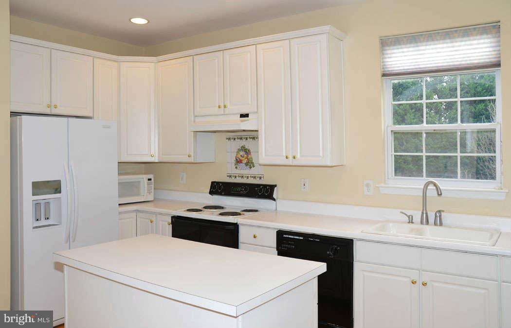 13322 Copper Ridge Road Germantown, MD 20874 - Photo 12 of 30 Kitchen