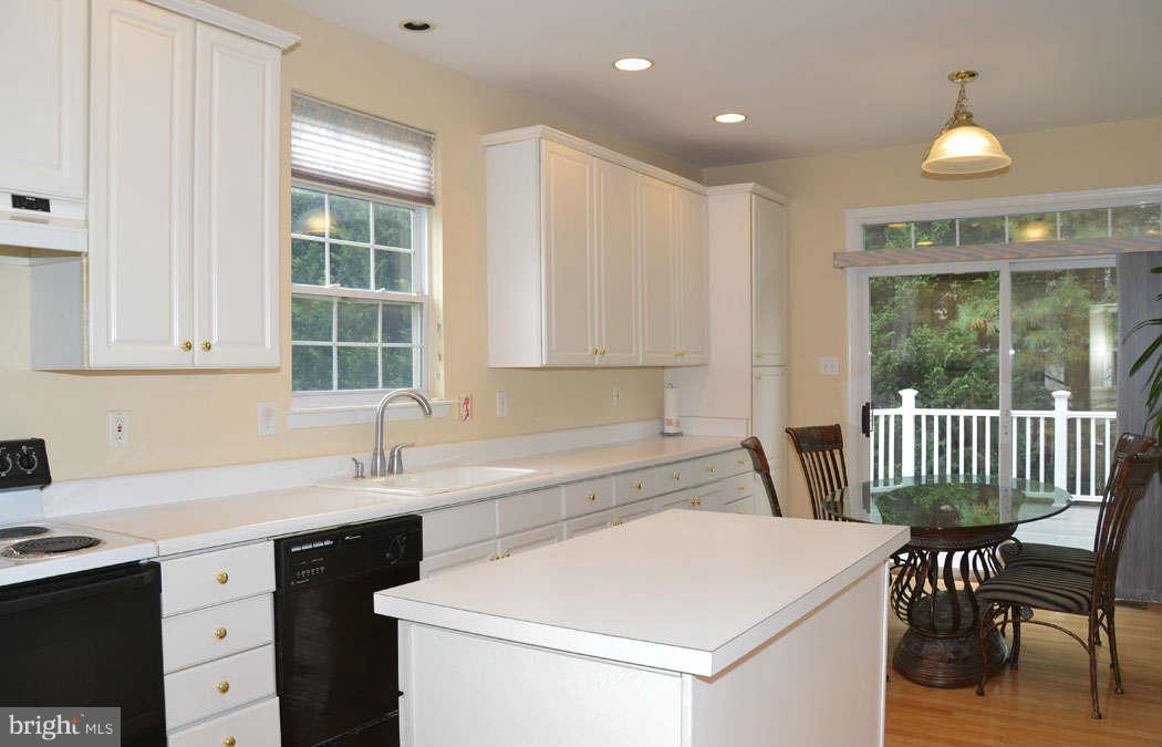 13322 Copper Ridge Road Germantown, MD 20874 - Photo 14 of 30 Kitchen
