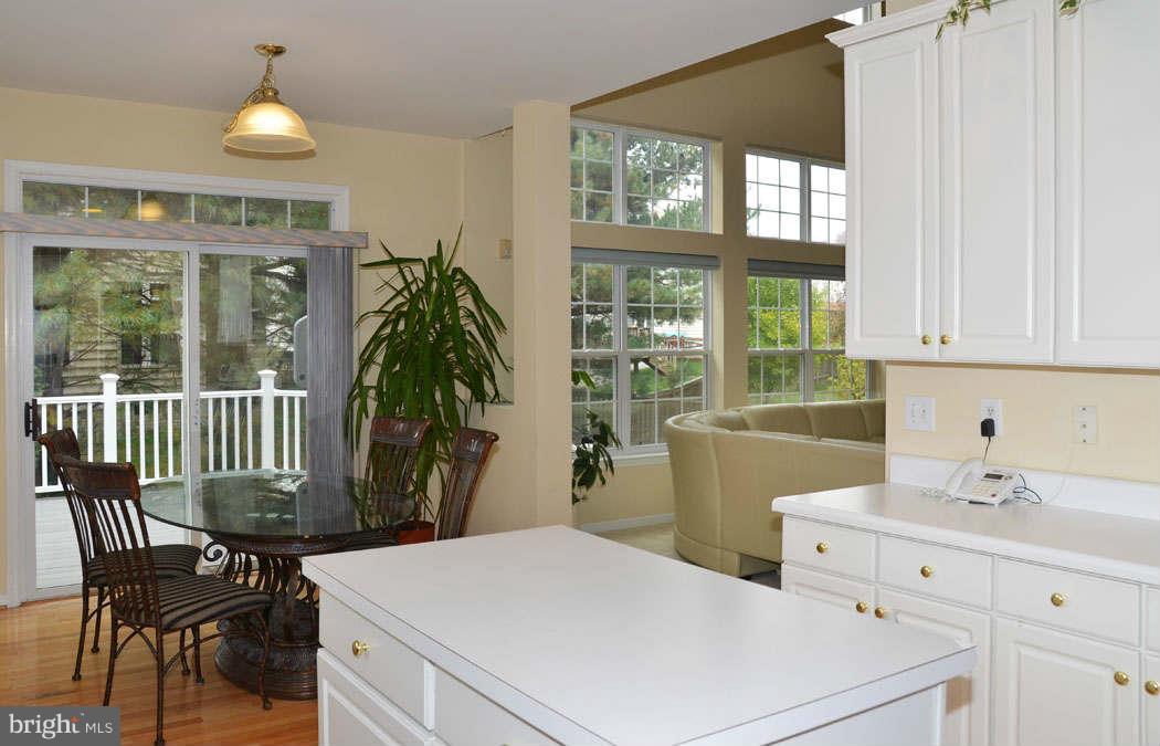 13322 Copper Ridge Road Germantown, MD 20874 - Photo 15 of 30 Kitchen