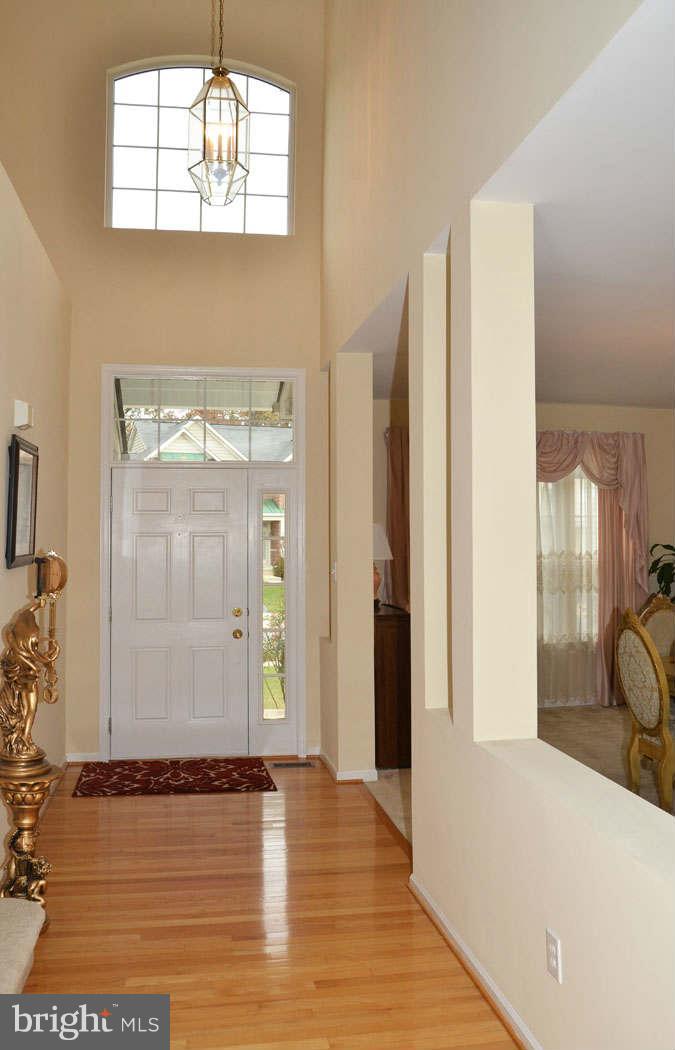 13322 Copper Ridge Road Germantown, MD 20874 - Photo 3 of 30 Interior (General)