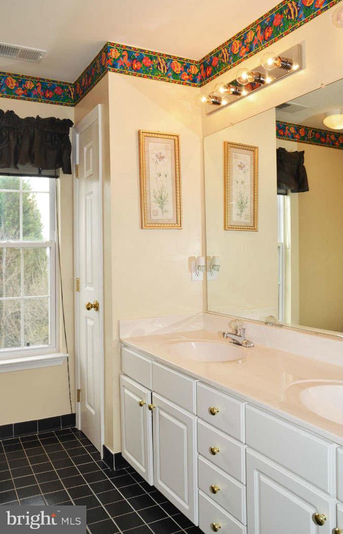 13322 Copper Ridge Road Germantown, MD 20874 - Photo 24 of 30 Bath