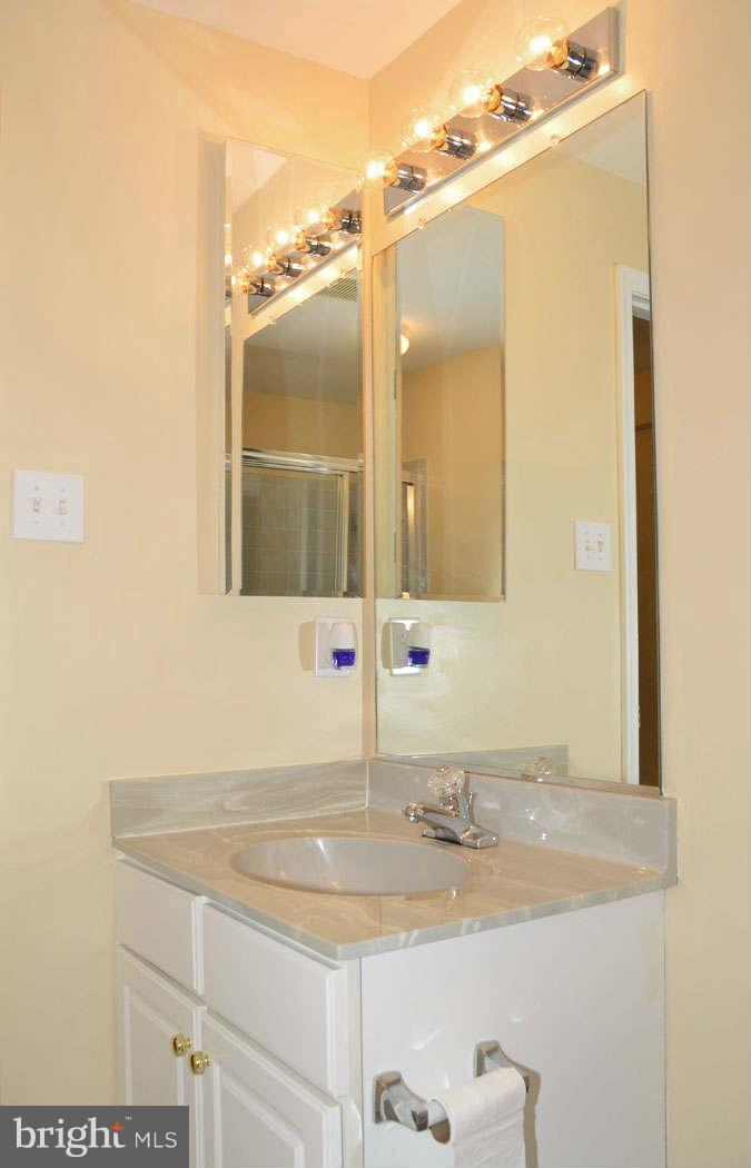 13322 Copper Ridge Road Germantown, MD 20874 - Photo 27 of 30 Bath