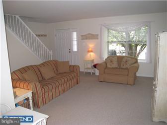 914 Craftsman Road Jeffersonville, PA 19403 - Photo 2 of 12 Living Room
