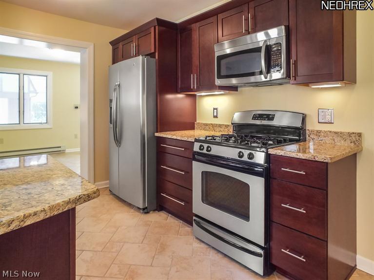 2451 Dysart Road Cleveland, OH 44118 - Photo 7 of 20