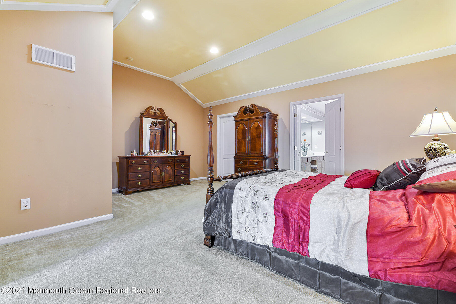 3 Great Bridge Road Freehold, NJ 07728 - Photo 22 of 40 a spacious bedroom with a bed and a lamp