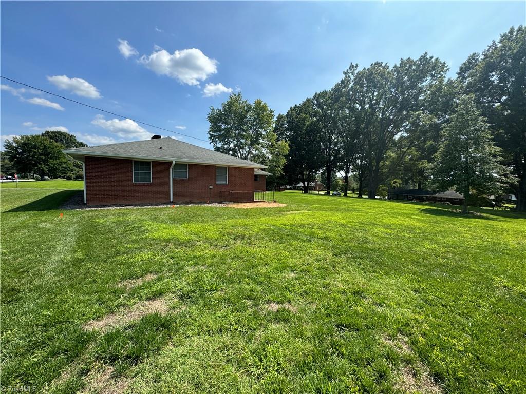 147 Follansbee Road Winston-Salem, NC 27107 - Photo 3 of 20 Gallery Image 3