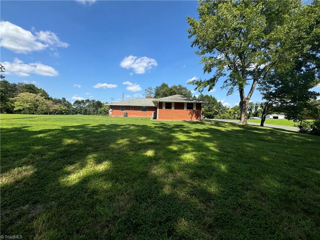 147 Follansbee Road Winston-Salem, NC 27107 - Photo 5 of 20 Gallery Image 5