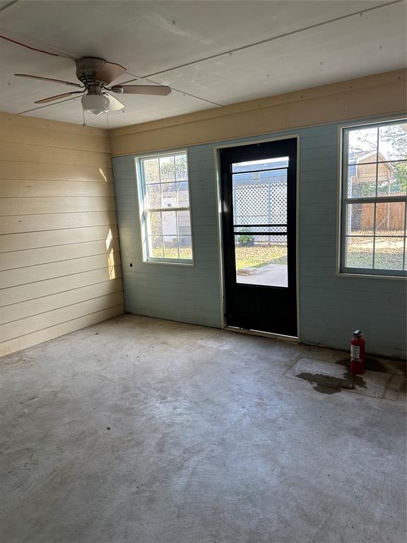 137 Oakview Circle Waco, TX 76705 - Photo 35 of 35 a view of an empty room with a window