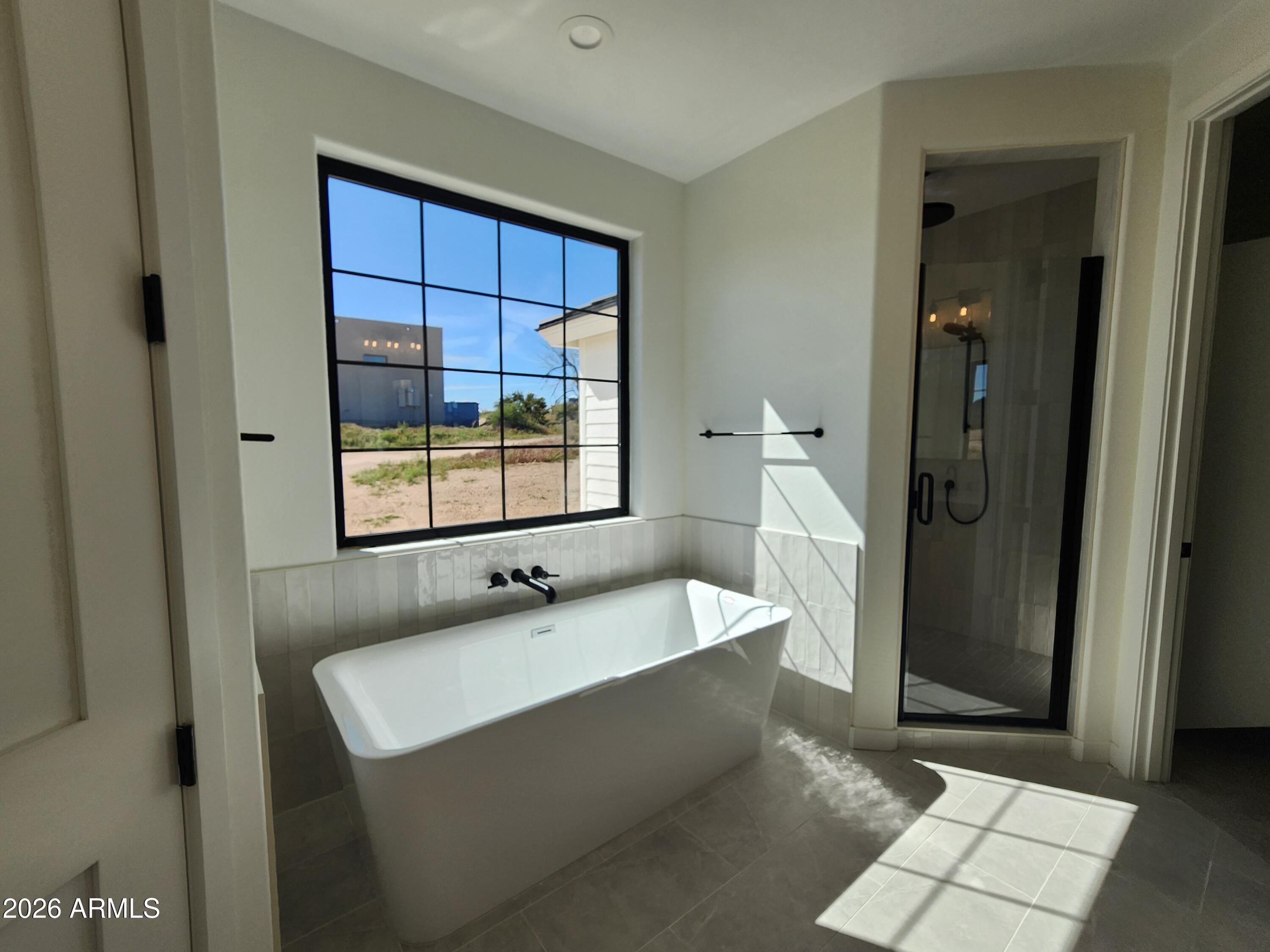 1864 East New River Road Phoenix, AZ 85086 - Photo 8 of 16 FREE STANDING TUB