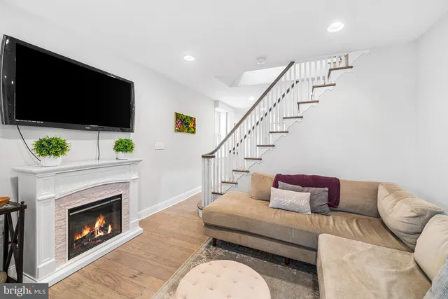 $529,900 | 523 Old Elm Street, Conshohocken, PA 19428