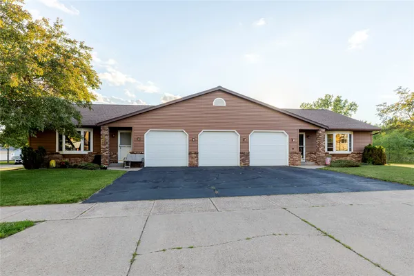 $550,000 | 3514-3516 Stein Boulevard, Unit 2, Eau Claire, WI 54701