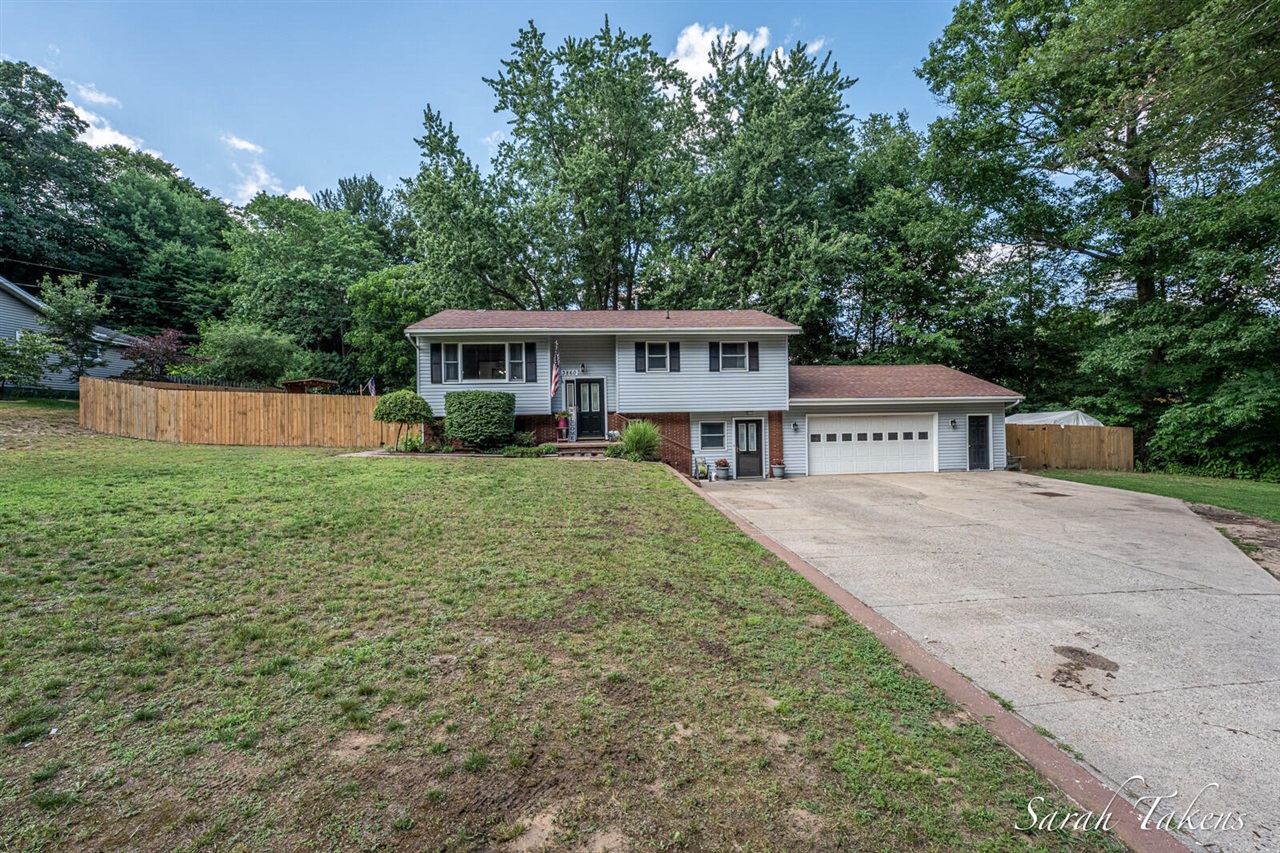 3860 East Pontaluna Road Fruitport, MI 49415 - Photo 2 of 53