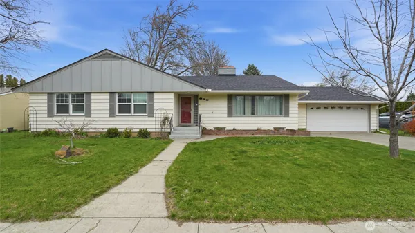 $395,000 | 300 West 5th Street, Waitsburg, WA 99361