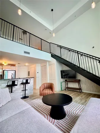 $4,000 | 300 South Biscayne Boulevard, Unit L1210, Miami, FL 33131