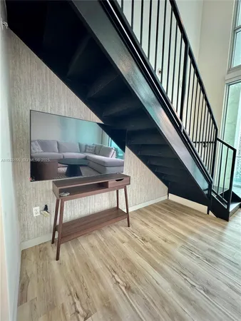 $4,000 | 300 South Biscayne Boulevard, Unit L1210, Miami, FL 33131