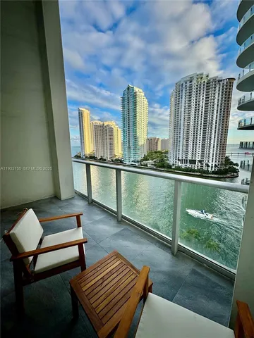 $5,000 | 300 South Biscayne Boulevard, Unit L1210, Miami, FL 33131