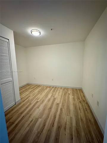 $5,000 | 300 South Biscayne Boulevard, Unit L1210, Miami, FL 33131