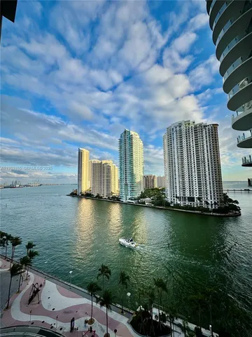 $5,000 | 300 South Biscayne Boulevard, Unit L1210, Miami, FL 33131