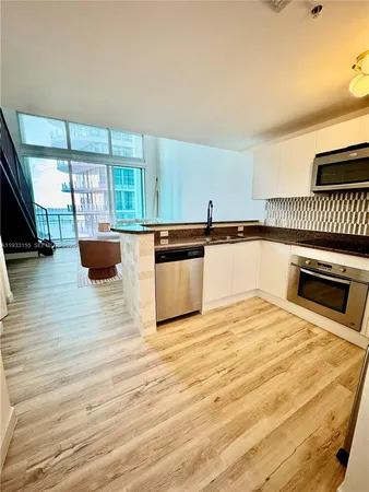 $4,000 | 300 South Biscayne Boulevard, Unit L1210, Miami, FL 33131