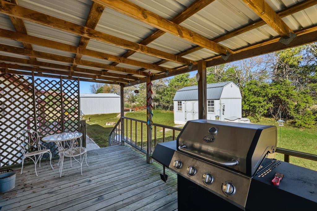 609 Cedar Mills Road Gordonville, TX 76245 - Photo 29 of 38 a living room with furniture
